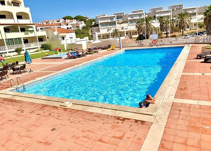 Les 3 Dauphins In Apartment